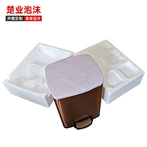 慶典現(xiàn)場熱鬧非凡，人聲鼎沸，眾多業(yè)主和嘉賓齊聚一堂，共同見證這一重要時刻